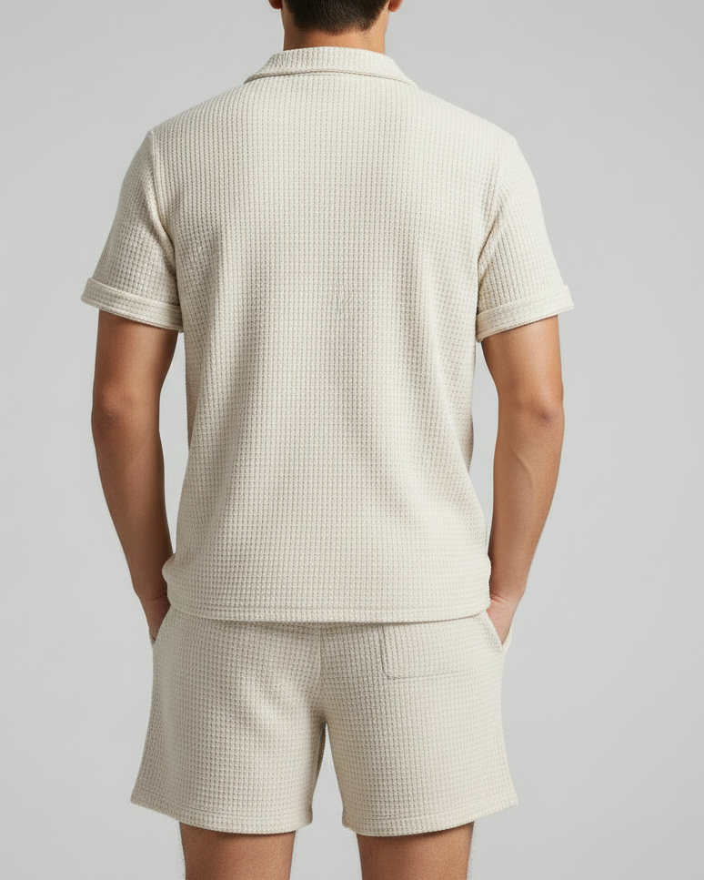 Completo Estivo Uomo: Camicia e Pantaloncini Beige